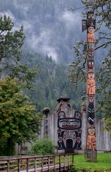 Eagle totem on Shakes Island